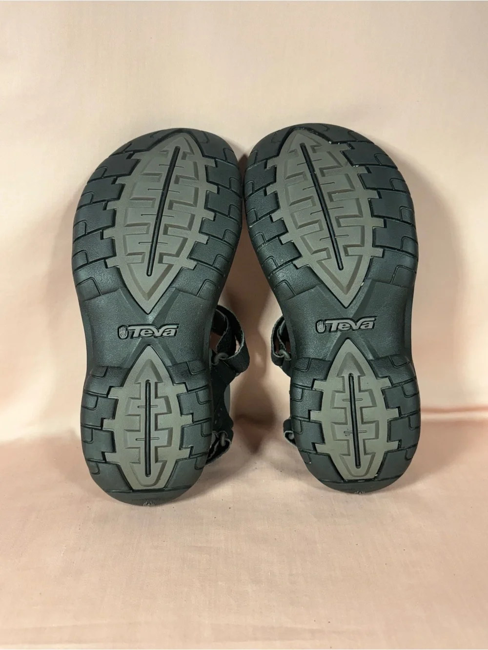 Teva Men's Black/Gray Minam Hiking Sandals Size 7 (4289)